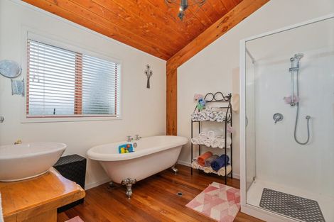 Photo of property in 5 Golf Road, Whitianga, 3591