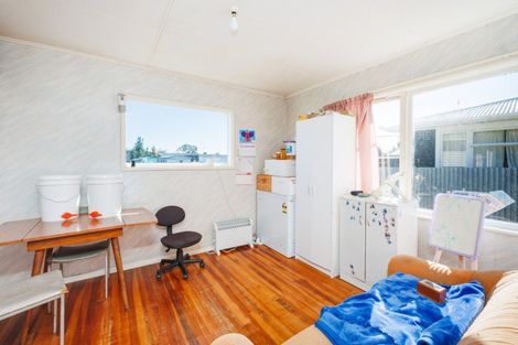 Photo of property in 17 Sefton Avenue, Highbury, Palmerston North, 4412