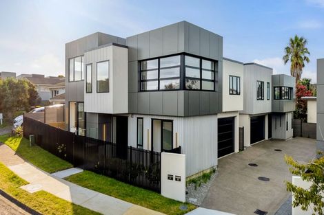 Photo of property in 23b Sorrel Crescent, Bucklands Beach, Auckland, 2012