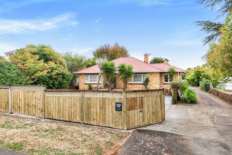 Photo of property in 15 Knighton Road, Hillcrest, Hamilton, 3216