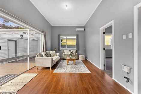 Photo of property in 27 Waldegrave Street, Palmerston North, 4410