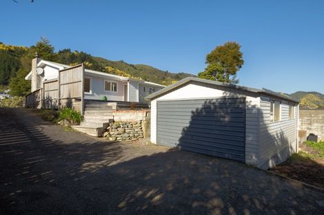 Photo of property in 76 Hampden Street, Picton, 7220