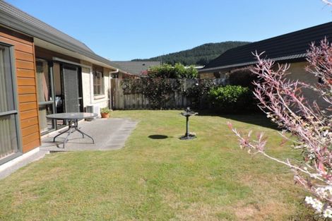 Photo of property in Redwood Village, 39/42 Main Road, Tawa, Wellington, 5028