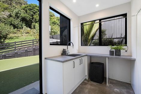 Photo of property in 27 Brownhill Road, Whitford, Manurewa, 2576
