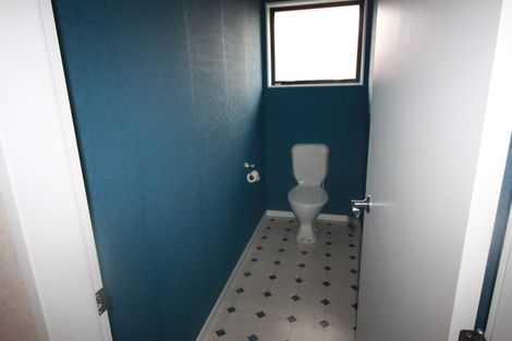 Photo of property in 17 Cleveland Heights, Kelvin Grove, Palmerston North, 4414