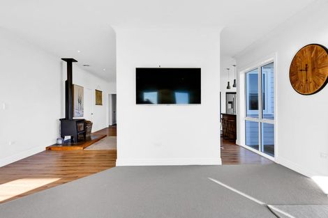 Photo of property in 159 Opunake Road, Stratford, 4391