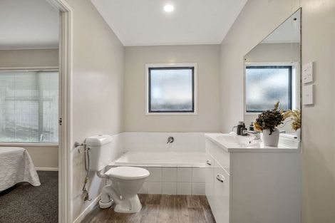 Photo of property in 116a Archers Road, Glenfield, Auckland, 0629