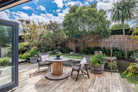 Photo of property in 18 Realm Drive, Paraparaumu, 5032