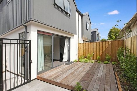 Photo of property in 2/135 Hills Road, Edgeware, Christchurch, 8013