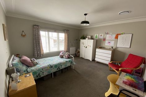 Photo of property in 102 Namata Road, One Tree Hill, Auckland, 1061