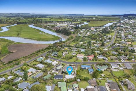 Photo of property in 10 St James Avenue, Helensville, 0800