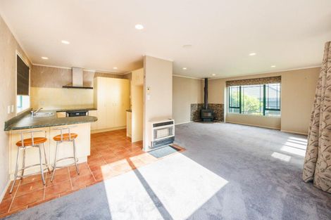 Photo of property in 19 Logan Way, Kelvin Grove, Palmerston North, 4414