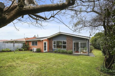 Photo of property in 70 Manu Crescent, Upper Vogeltown, New Plymouth, 4310