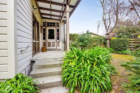 Photo of property in 165 South Road, Hawera, 4610