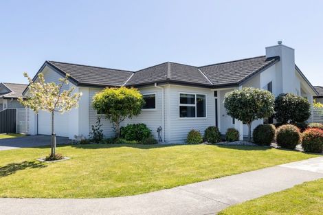 Photo of property in 11 Aoraki Road, Poraiti, Napier, 4112