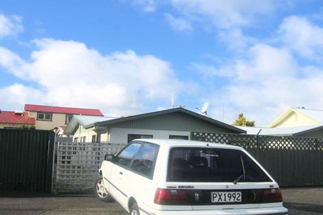 Photo of property in 53 Shamrock Street, Takaro, Palmerston North, 4412
