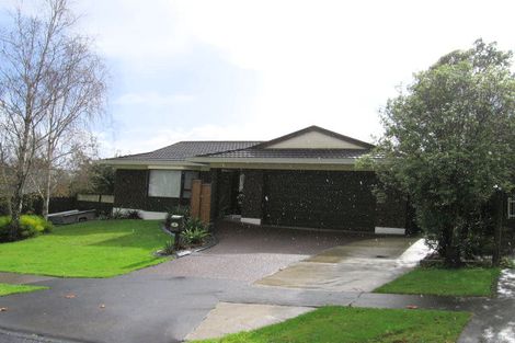 Photo of property in 62 Kurnell Drive, Botany Downs, Auckland, 2010