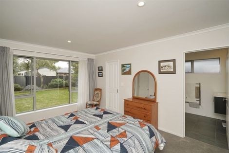 Photo of property in 2/27 Ngaio Street, Saint Martins, Christchurch, 8022