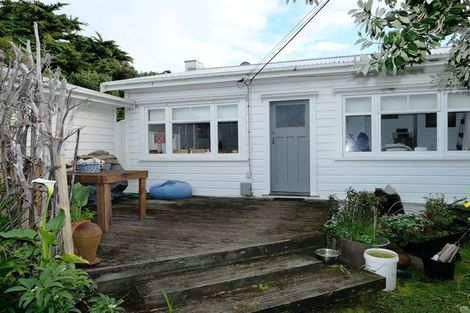 Photo of property in 61 Tutere Street, Waikanae Beach, Waikanae, 5036