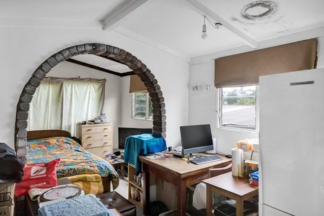 Photo of property in 118 Huatoki Street, Frankleigh Park, New Plymouth, 4310