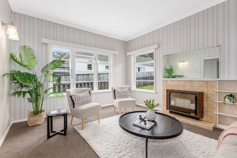 Photo of property in 67 Delhi Crescent, Khandallah, Wellington, 6035