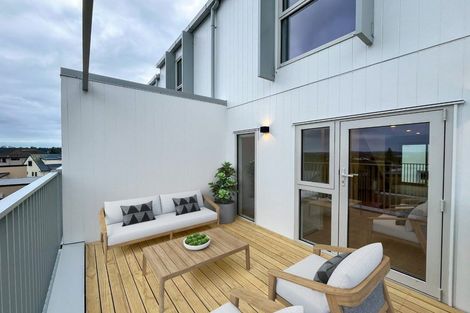 Photo of property in 13/9 Aeroview Drive, Beach Haven, Auckland, 0626