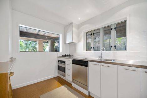 Photo of property in 32 Selwyn Avenue, Mission Bay, Auckland, 1071