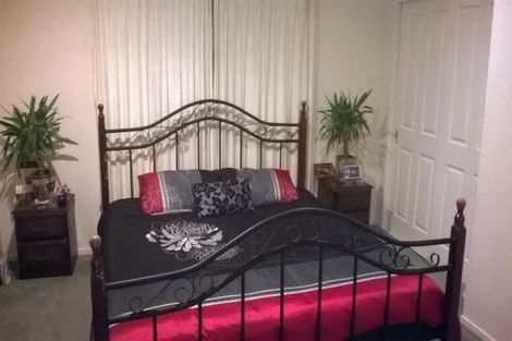 Photo of property in 23 Glenveagh Park Drive, Weymouth, Auckland, 2103