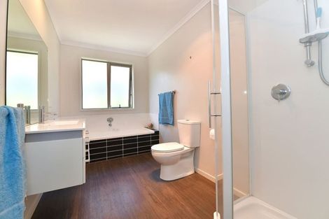 Photo of property in 1 Hewson Drive, Snells Beach, 0920