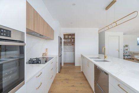 Photo of property in 8 Awatea Drive, Whitianga, 3510