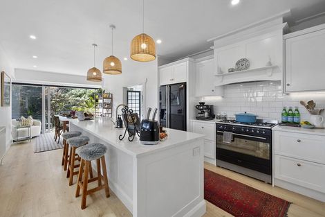 Photo of property in 8 Dorset Avenue, Westown, New Plymouth, 4310