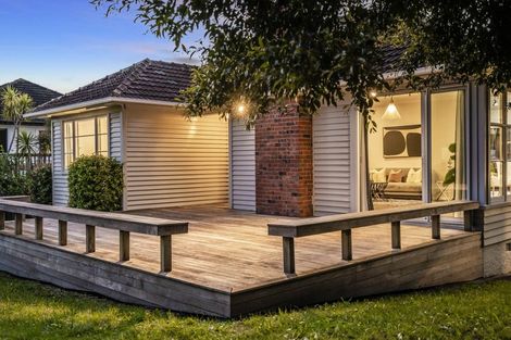 Photo of property in 76 Queenstown Road, Onehunga, Auckland, 1061