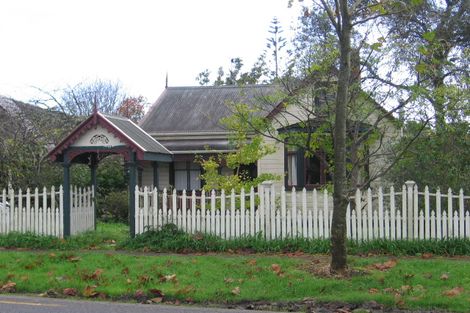 Photo of property in 749 Swanson Road, Swanson, Auckland, 0612