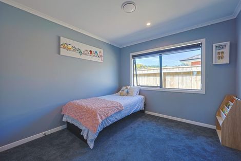 Photo of property in 9 Weatherdeck Close, Whitby, Porirua, 5024