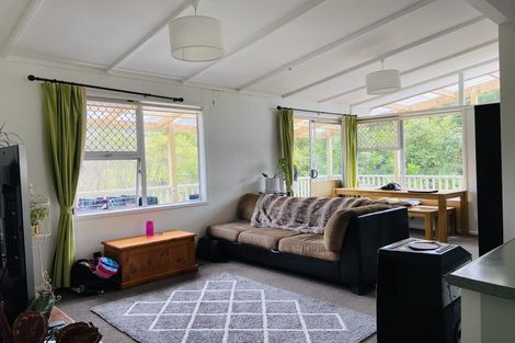 Photo of property in 16 Kirby Street, Glendene, Auckland, 0602