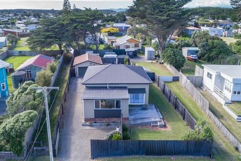 Photo of property in 11a Rangitane Street, Himatangi Beach, Foxton, 4891