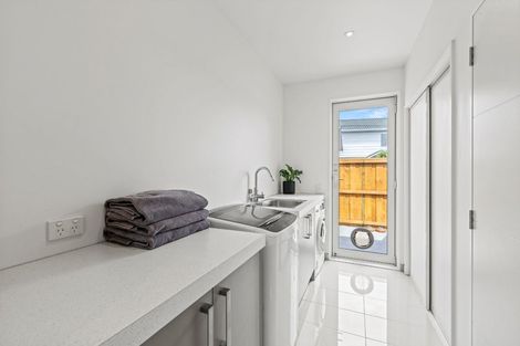 Photo of property in 165 Estuary Road, South New Brighton, Christchurch, 8062
