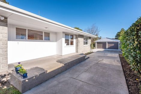Photo of property in 17 Moyna Avenue, Dallington, Christchurch, 8061