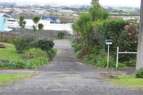 Photo of property in 28 Porter Crescent, Helensville, 0800