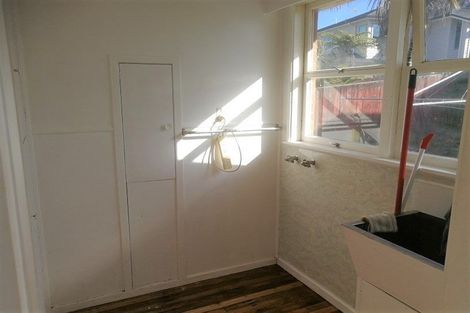 Photo of property in 2/1 Edgeworth Road, Glenfield, Auckland, 0629