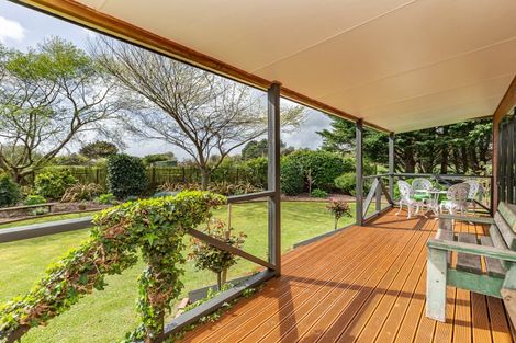 Photo of property in 80 Avenue North Road, Levin, 5510
