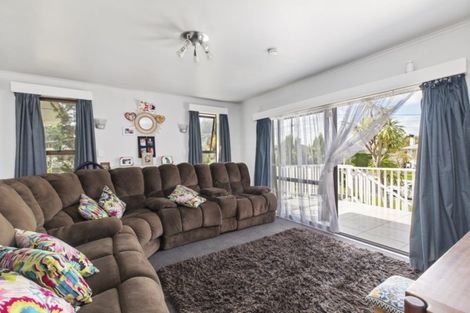 Photo of property in 17 Thompson Terrace, Manurewa, Auckland, 2102