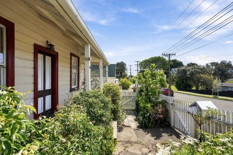 Photo of property in 25 Puriri Street, Helensville, 0800