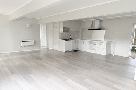 Photo of property in 16 Helena Street, Massey, Auckland, 0614