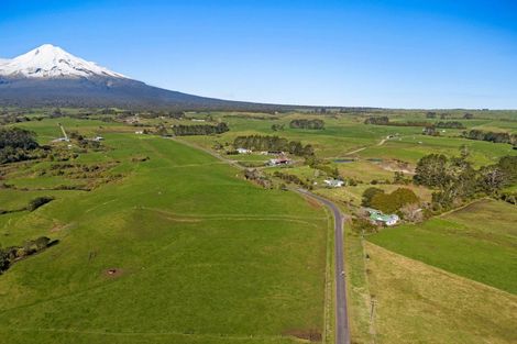 Photo of property in 194 Newall Road, Newall, New Plymouth, 4381