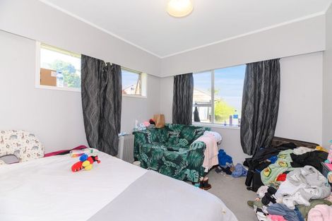 Photo of property in 2 April Place, Red Hill, Papakura, 2110