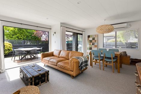 Photo of property in 5/2 Bill Ashcroft Grove, Havelock North, 4130