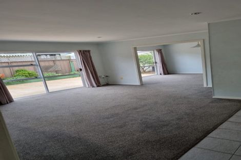 Photo of property in 4 Kowhatu Road, One Tree Hill, Auckland, 1061