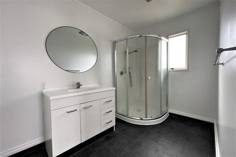 Photo of property in 1/136 Shifnal Drive, Randwick Park, Auckland, 2105