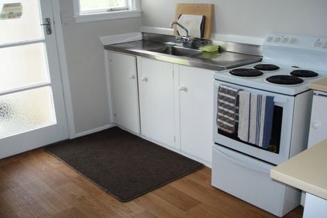 Photo of property in 2/8 Jennifer Place, Papatoetoe, Auckland, 2025